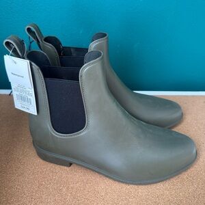 NWT a new day Olive Green Waterproof Chelsea Boots / 9